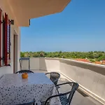 شقة In With Swimming Pool بولا