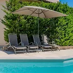 شقة In With Swimming Pool بولا