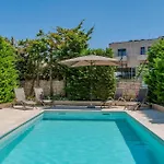 In With Swimming Pool بولا